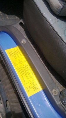 รถอีซูซุ 6 ล้อ ตู้แห้ง  NKR  130 แรงม้า. ปี 48   ( รถวิ่ง 9x,xxx กม. )  สนใจติดต่อ 081 - 6079515