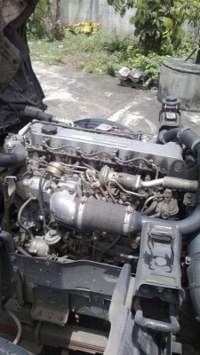 รถอีซูซุ 6 ล้อ ตู้แห้ง  NKR  130 แรงม้า. ปี 48   ( รถวิ่ง 9x,xxx กม. )  สนใจติดต่อ 081 - 6079515