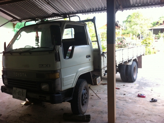 TOYOTA  ไดน้า 6ล้อช่วงยาว 2 ใบปัด ราคาถูกๆๆมาแล้วคับ