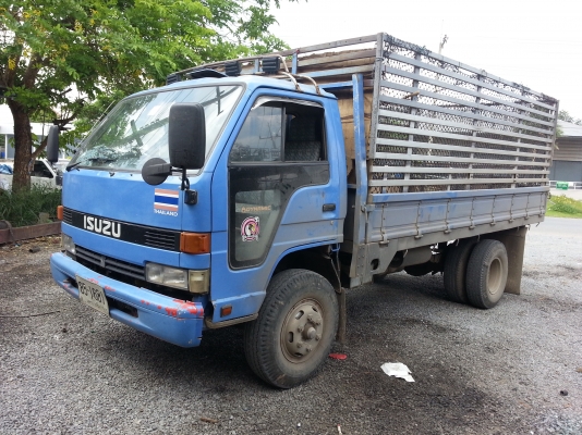 NPR  110 เครื่อง 4BD  Fหน้าFหลัง ภาษีเต็มเอกสารพร้อมโอน เครื่องดี คันชีสวย