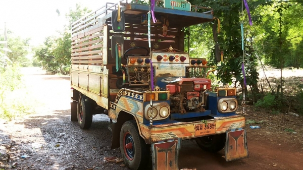 ***ขายแล้วครับขอบคุณ Truck2hand ขายแต๋น4ล้อช่วงล่างใหญ่สภาพสวยๆ เครื่องKUBOTA ET11 แรง เครื่องดีสตาร์ทติดง่าย มีเครื่องเสียงเพราะๆ ช่วงล่างคัสซีเหล็กรางหน้า5 คานหน้าตรง เฟืองท้ายเพลาลอยโตโยต้า สโลวจิ๊ปฟอร์ด คัสซีสวยไม่ปะไม่ดาม พ.ธรรมดา กระบะพื้นไม้คอกไม้ส