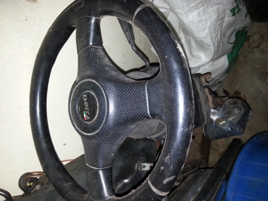 ขายคอพวงมาลัย bmw e30 พร้องกุญแจ ไขได้ทั้งคัน ยกเว้นฝาท้าย