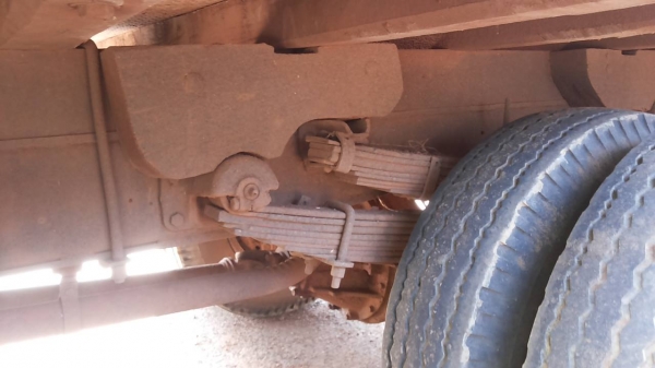 **285,000 บ.ต่อรอง**ขาย6ล้อช่วงล่างใหญ่ ISUZU KS วางเครื่อง115 4BD1 ฝาดำ เครื่องแน่นแรงเกียร์ร็อค6เกียร์ แรงๆ เกียร์ยาว ช่วงล่างFหน้า-หลัง คัสซีเก็บมาแล้ว ซับในสวยแข็งแรง ข้างนอกไม่สวยมีผุมีเชื่อมมีแตกมีปะ กระบะพื้นเหล็กคอกไม้ สูงฝาทึบไม้ สภาพดีไม่ผุ ยาว4