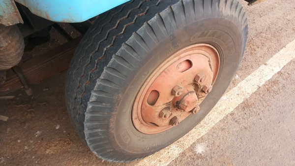 **285,000 บ.ต่อรอง**ขาย6ล้อช่วงล่างใหญ่ ISUZU KS วางเครื่อง115 4BD1 ฝาดำ เครื่องแน่นแรงเกียร์ร็อค6เกียร์ แรงๆ เกียร์ยาว ช่วงล่างFหน้า-หลัง คัสซีเก็บมาแล้ว ซับในสวยแข็งแรง ข้างนอกไม่สวยมีผุมีเชื่อมมีแตกมีปะ กระบะพื้นเหล็กคอกไม้ สูงฝาทึบไม้ สภาพดีไม่ผุ ยาว4