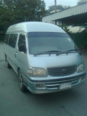 2001 โตโยต้าหลังคาสูงช่วงยาว