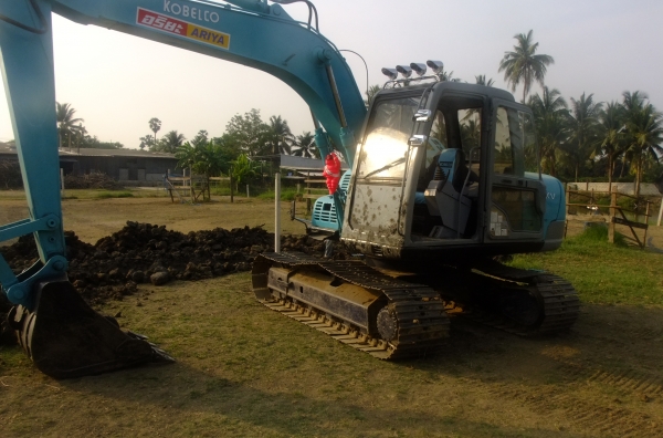 ขายแบ็คโค โกเบโก้ 100- 5 super เอกสานเล่มทะเบียน มือเดียวออกห้าง