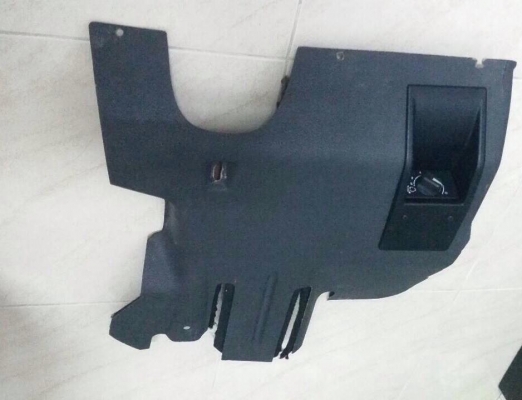 แผงใต้คอพวงมาลัย e30