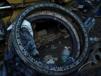 ขาย - วงเดือน สำหรับรถขุด รุ่น EX 200-3 มือสองเก่าญี่ปุ่น สภาพสมบูรณ์