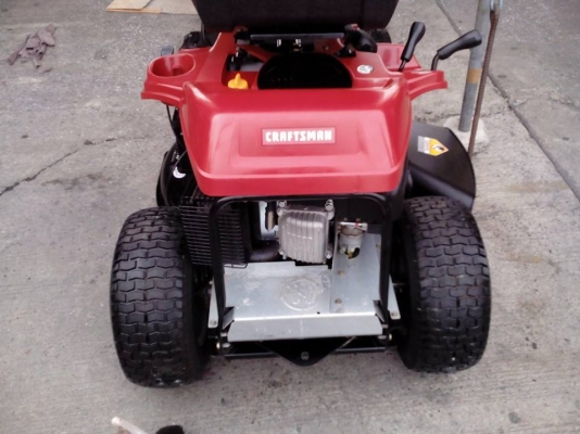 ขายรถตัดหญ้านั่งขับ ใบมีด 30นิ้ว เครื่องยนต์ 420 CC. 4 จังหวะของใหม่นำเข้า USA ขายรถตัดหญ้านั่งขับ ใบมีด 30นิ้ว เครื่องยนต์ 420 CC. 4 จังหวะของใหม่นำเข้า USA