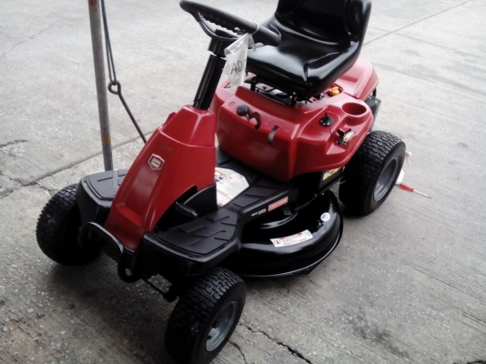 ขายรถตัดหญ้านั่งขับ ใบมีด 30นิ้ว เครื่องยนต์ 420 CC. 4 จังหวะของใหม่นำเข้า USA