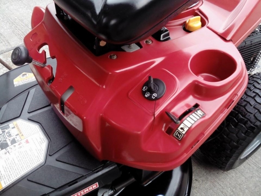 ขายรถตัดหญ้านั่งขับ ใบมีด 30นิ้ว เครื่องยนต์ 420 CC. 4 จังหวะของใหม่นำเข้า USA ขายรถตัดหญ้านั่งขับ ใบมีด 30นิ้ว เครื่องยนต์ 420 CC. 4 จังหวะของใหม่นำเข้า USA