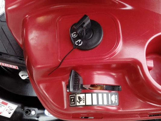 ขายรถตัดหญ้านั่งขับ ใบมีด 30นิ้ว เครื่องยนต์ 420 CC. 4 จังหวะของใหม่นำเข้า USA ขายรถตัดหญ้านั่งขับ ใบมีด 30นิ้ว เครื่องยนต์ 420 CC. 4 จังหวะของใหม่นำเข้า USA