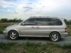 Kia Carnival รถหรู นั่งสบาย เปลี่ยนเครื่องแล้วไม่ต้องห่วงเรื่องอะไหล่ Kia Carnival รถหรู นั่งสบาย เปลี่ยนเครื่องแล้วไม่ต้องห่วงเรื่องอะไหล่