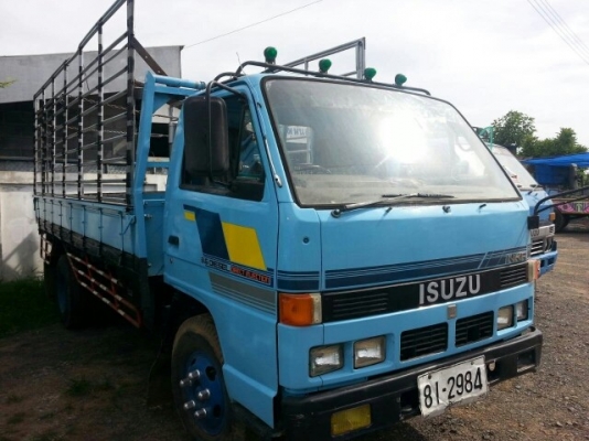 ขายISUZU NKR110 แรง เครื่องดี แคชซีสวย ยาว4.30เมตร เอกสารพร้อมโอน