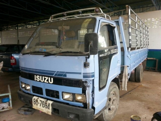 ขายISUZU NKR110แรง เครื่องดี แคชซีสวย เอกสารพร้อมโอน