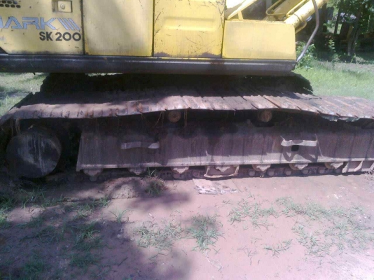 ต้องการขายรถ / แม็กโคโกเบลโก้ SK 200 - 3 เก๋งเทา / YN 16000 กว่า