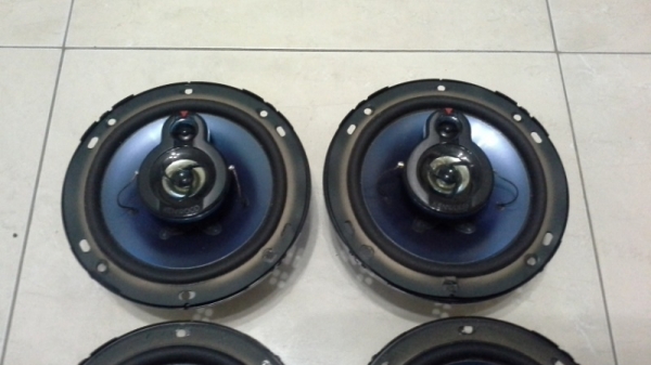 ลำโพง 6" Kenwood แกนร่วมสามทาง(3way) ยกชุด 4 ตัว สวยๆถูกๆ