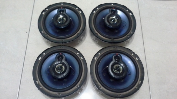 ลำโพง 6" Kenwood แกนร่วมสามทาง(3way) ยกชุด 4 ตัว สวยๆถูกๆ
