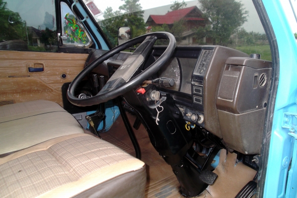 ISUZU NKR 88แรง ปี34 เกรีย์ยาว ISUZU NKR 88แรง ปี34 เกรีย์ยาว