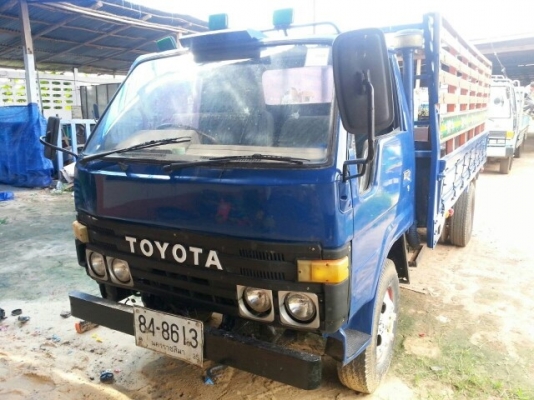 ขายTOYOTA 115แรง ยาว 4.30เมตร เครื่องดี แคชซีสวย เอกสารพร้อมโอน