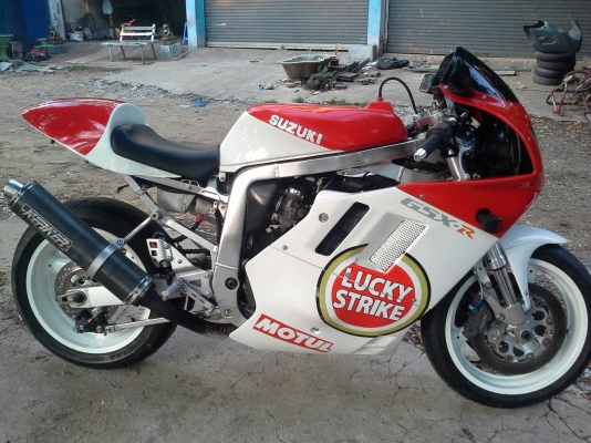 ขาย su gsx-r750 /92 พร้อมทะเบียนแท้ ครับ