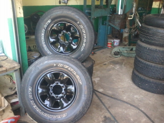 ขายแม็กพร้อมยางวีโก้ 4X4 สี่เส้น