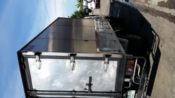 ISUZU  NQR หัวการ์ตูน