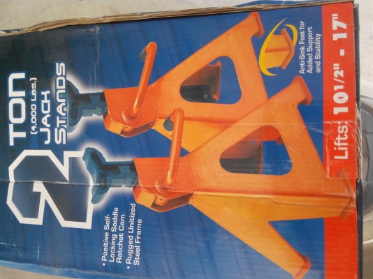 ขาตั้งรถยนต์สามขา