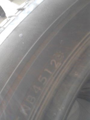 215/55R17  BRIDGESTONE TURANZA ER33  มีชุด 4 เส้น โทร.081-427-3941