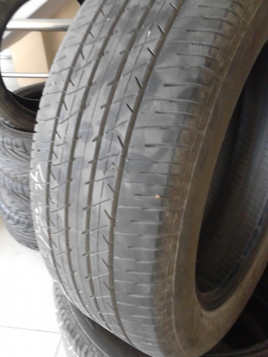 215/55R17  BRIDGESTONE TURANZA ER33  มีชุด 4 เส้น โทร.081-427-3941