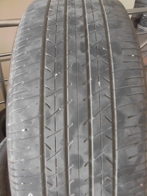 215/55R17  BRIDGESTONE TURANZA ER33  มีชุด 4 เส้น โทร.081-427-3941