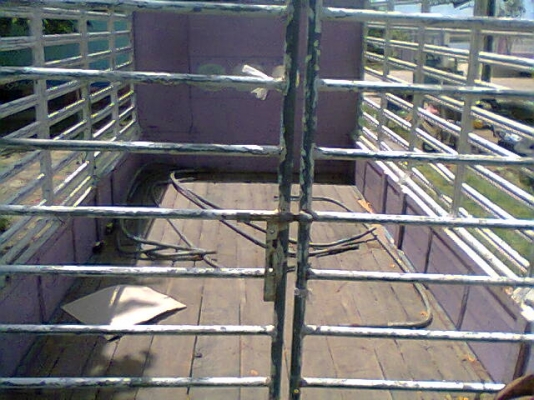 ขายกระบะ+คอกแป๊บนํ้าใส่ 6ล้อ อย่างดี ยาว4.50เมตรกว้าง2.15คัชซีเที่ยม70ซ.ม ขาย38,000บาท