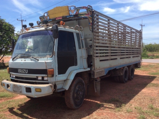 ขายISUZU Rocky 175 แรง ยาว 7.2 ม. (ยาวพิเศษรถห้างแท้) ครัทซีดี เครื่องดี ยางดี ขาย 650,000 บาท