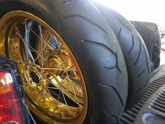 ขายชุดล้อโมตาดCRF250 สภาพสวย18,000