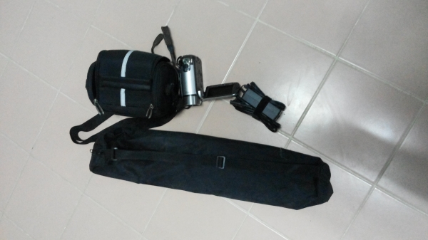 ...ขายกล้อง VDO ยี่ห้อCANON  สภาพดีไม่ค่อยได้ใช้คราฟ ผมมีเครื่องใหม่เลยขายดูรุ่นตามรูปเลยคราฟ