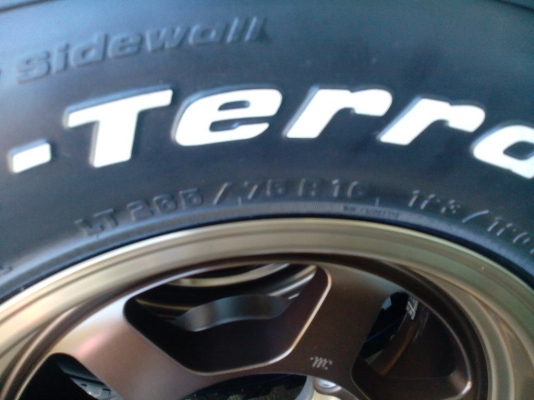 ขายยาง BF all 265/75/16  พร้อมล้อte37x  สภาพนางฟ้าครับ