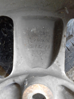 ขายแม๊ก ขอบ 16  ขนาด 6 รู  จำนวน  1  วง  ติดต่อโทร. 081-427-3941