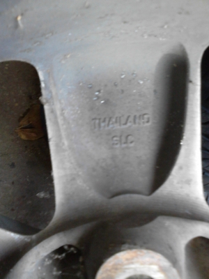 ขายแม๊ก ขอบ 16  ขนาด 6 รู  จำนวน  1  วง  ติดต่อโทร. 081-427-3941