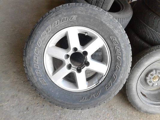 ขายแม๊ก ขอบ 16  ขนาด 6 รู  จำนวน  1  วง  ติดต่อโทร. 081-427-3941