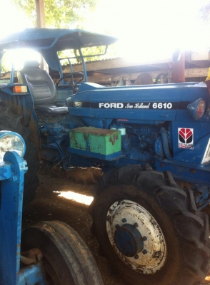 ขายรถไถฟอร์ด 68 สภาพสวยพร้อมใช้งานสองเพลาราคา360000  โทร 095-9619215