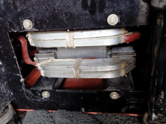 ขายตู้เชื่อมพลัง 300 รุ่นใหม่ สภาพสวย