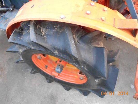 ขายถูกรถไถคูโบต้า รุ่น B6000 4WDเก่านอก คันนี้มาใหม่คับขายถูกๆ ขายถูกรถไถคูโบต้า รุ่น B6000 4WDเก่านอก คันนี้มาใหม่คับขายถูกๆ