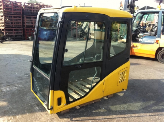 หัวเก๋งรถแบ็คโฮ KOMATSU'CAT หัวเก๋งรถแบ็คโฮ KOMATSU'CAT