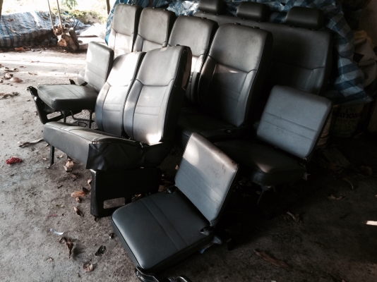 ขายเบาะหัวจรวด4แถวสภาพสวยๆเดิมๆ ขายเบาะหัวจรวด4แถวสภาพสวยๆเดิมๆ