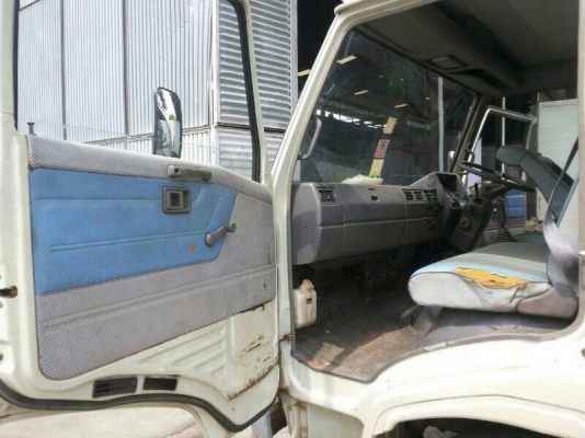 รถฮีโน่  6  ล้อ รั้ว  ( ไม่ดั้ม ) FC2W 120  แรงม้า.  ปี 36 สนใจติดต่อ  081 - 6079515