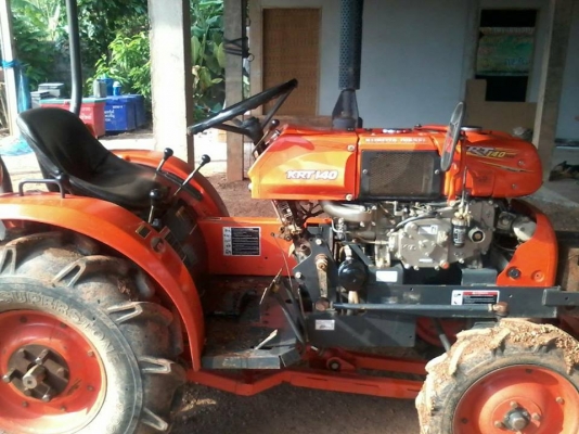 รถไถคูโบต้า  KRT 14 แรง   อุปกรณ์มีตัวดันหน้า ฐานสาม  คราด รถใช้งาน 700 กว่าชั่วโมง