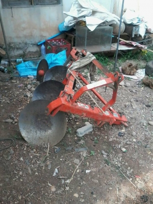 รถไถคูโบต้า  KRT 14 แรง   อุปกรณ์มีตัวดันหน้า ฐานสาม  คราด รถใช้งาน 700 กว่าชั่วโมง