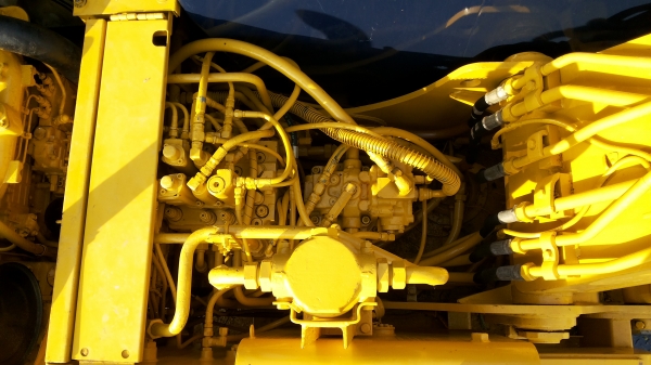 ขายด่วนรถเเม็คโครKOBELCO SK120มาคร์ทีมีระบบหัวลายกระเเทกรถนอกนำเข้าจากญี่ปุ่นไม่เคยใช้งานเมืองไทยเลย