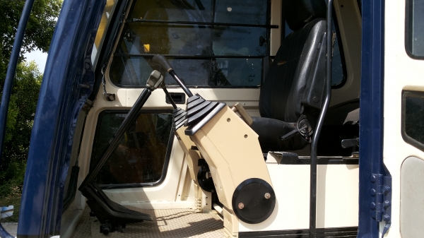 ขายด่วนรถเเม็คโครKOBELCO SK120มาคร์ทีมีระบบหัวลายกระเเทกรถนอกนำเข้าจากญี่ปุ่นไม่เคยใช้งานเมืองไทยเลย