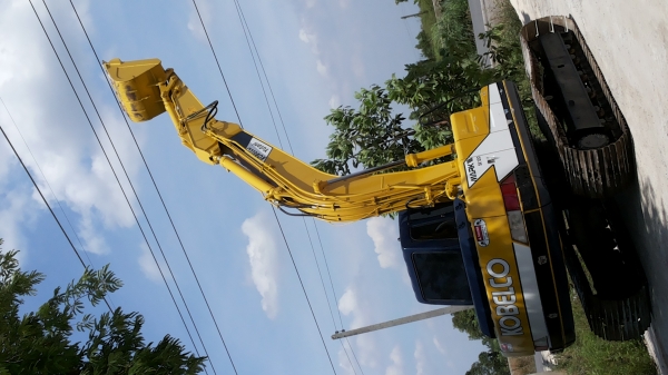ขายด่วนรถเเม็คโครKOBELCO SK120มาคร์ทีมีระบบหัวลายกระเเทกรถนอกนำเข้าจากญี่ปุ่นไม่เคยใช้งานเมืองไทยเลย